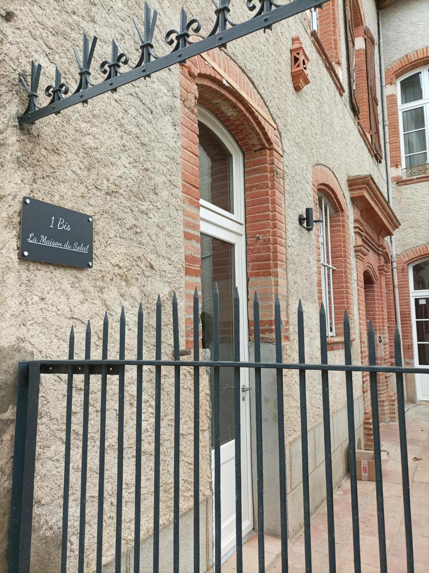 La Maison Du Soleil LʼIsle-Jourdain Extérieur photo